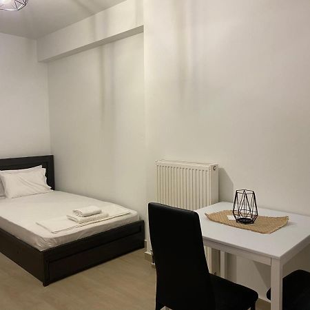 Atelier Apartment Лариса Екстериор снимка